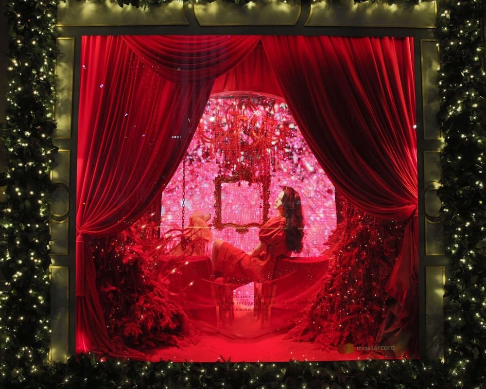 The Absolute Best Holiday Windows of 2018 - VIE Magazine