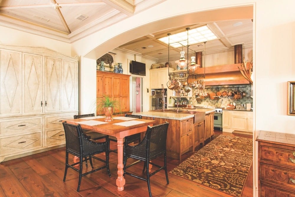 Ideas for Small Kitchens - Paula Deen Magazine