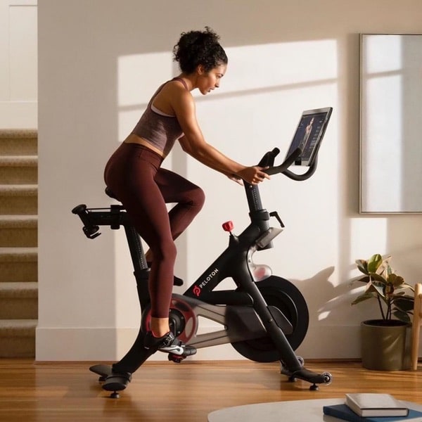 VIE Magazine, 10 Workouts You Can Do at Home, COVID-19, Coronavirus, Workout From Home, Peloton