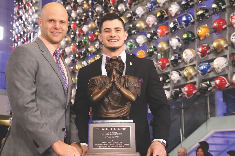 Wuerffel presents Drue Tranquill with the 2018 Wuerffel Trophy