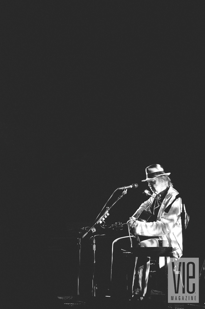 Neil Young black and white guitar music vie magazine