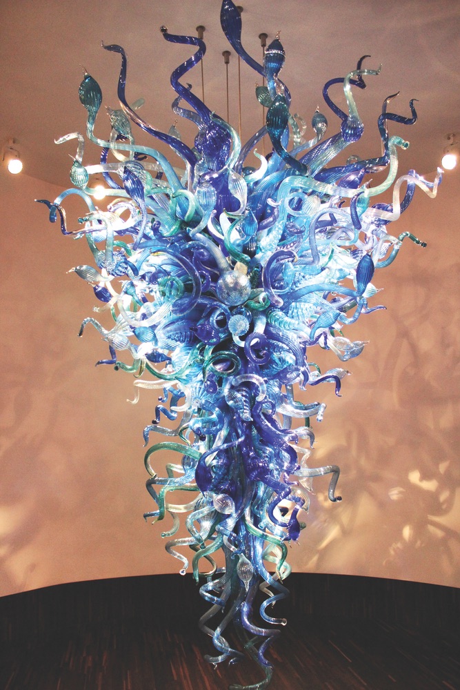 Spectacular Azul De Medianoche chandelier created by renowned glass artist Dale Chihuly
