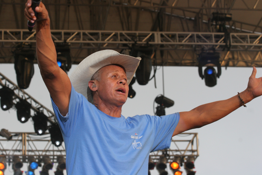 Vie Magazine Gulf Coast Jam 2014 Neal McCoy