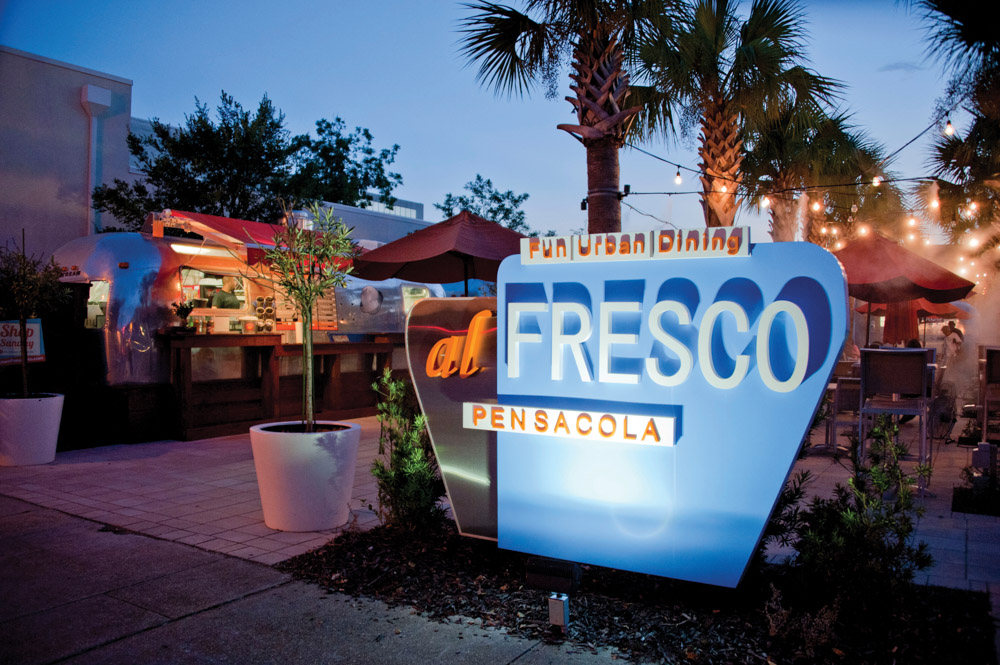 al Fresco food truck at night