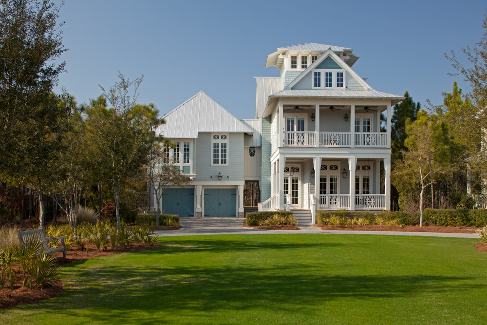 Large lawn of a Gulf Coast home