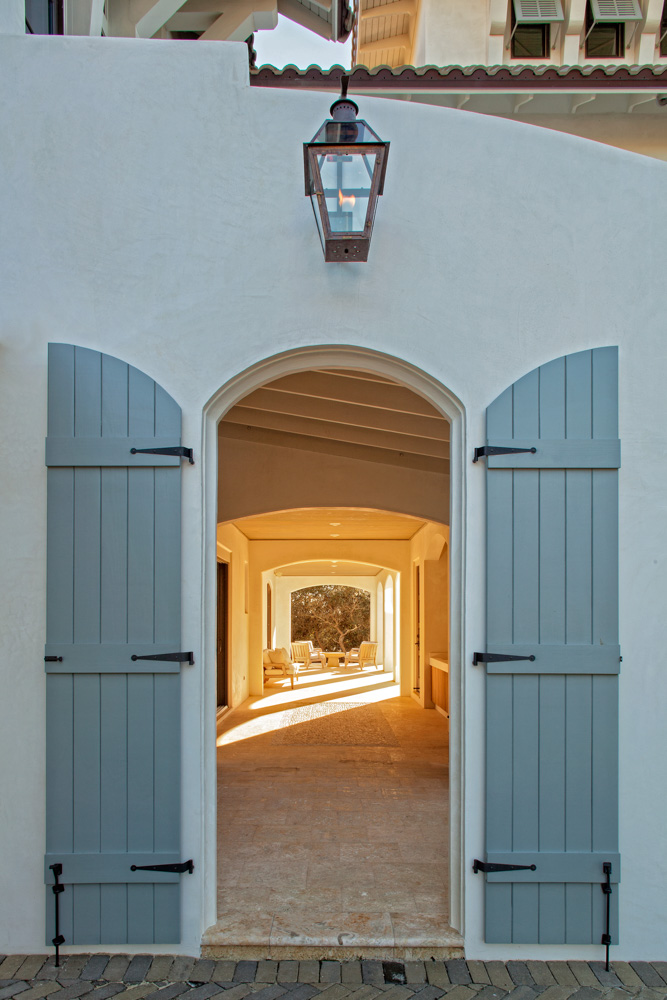 Doors leading to outside seating area