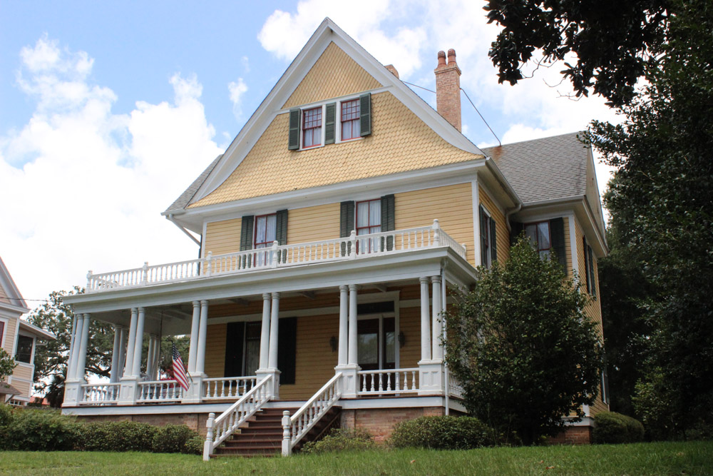 North Hill’s “British Invasion” House on La Rua Street