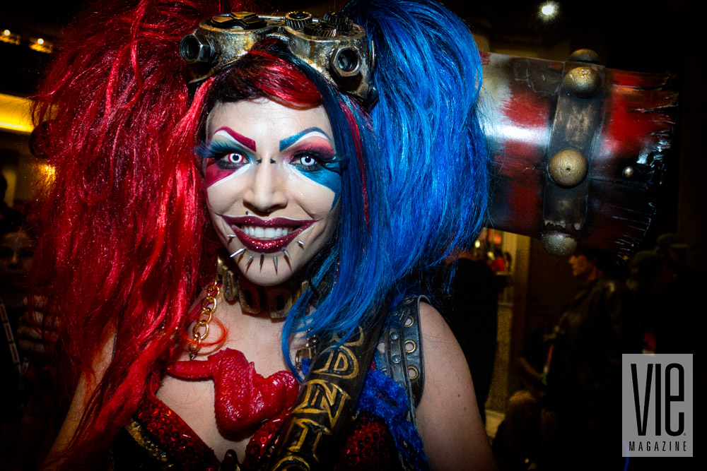 Cosplay Harley Quinn clown at Dragon Con