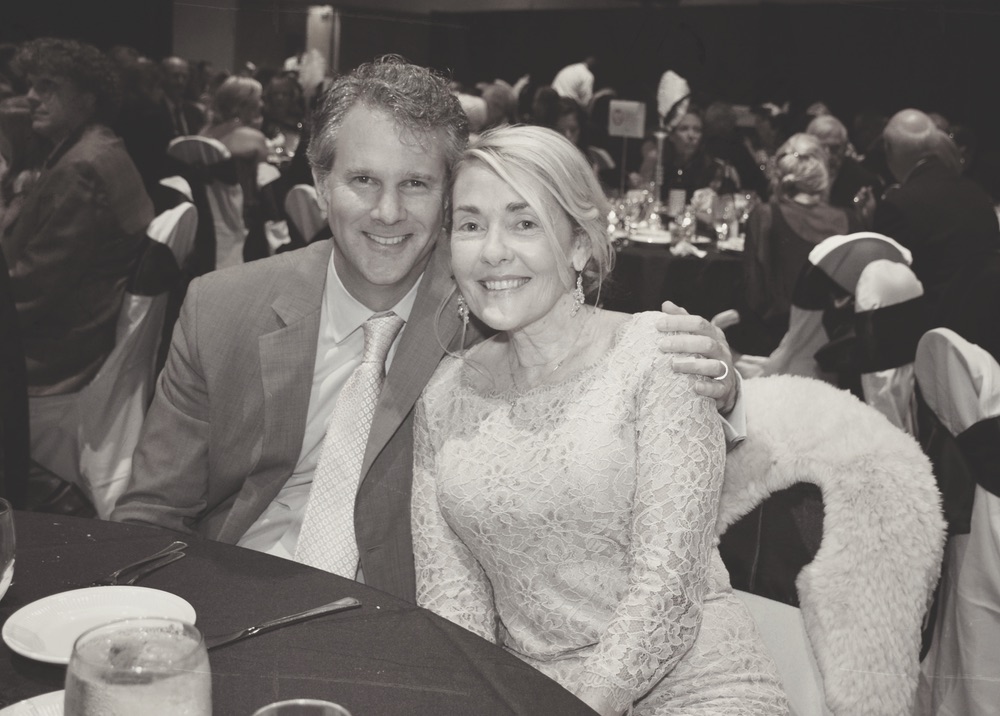 Lisa Burwell and Gerald Burwell having dinner in a vie magazine photo