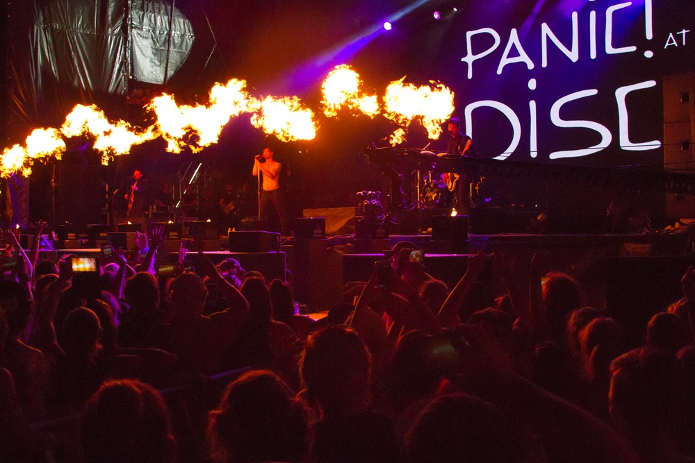 Hangout Music Fest 2016 Panic at the Disco VIE magazine