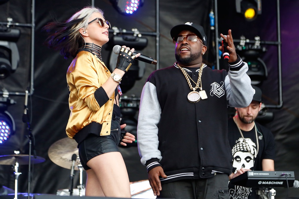 Big Boi and Sarah Barthel perform as Big Grams at Hangout Fest 2016