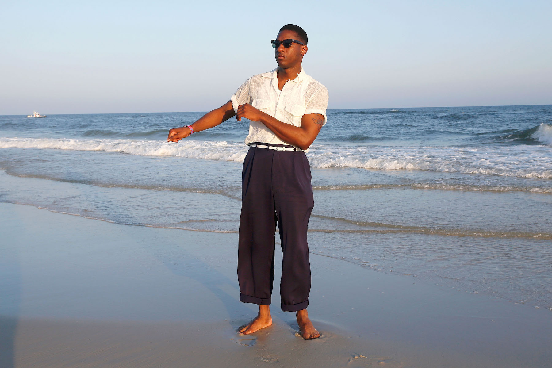 Leon Bridges on the beach at Hangout Music Festival 2016