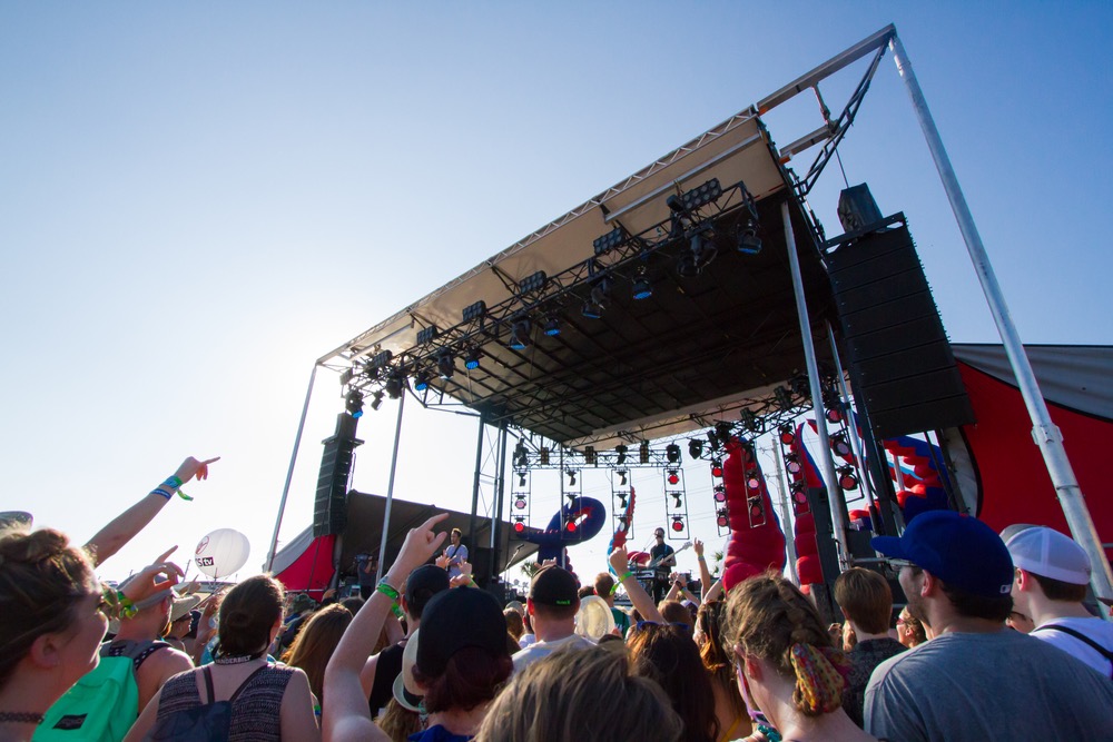 Atlas Genius performs at Hangout Music Festival 2016