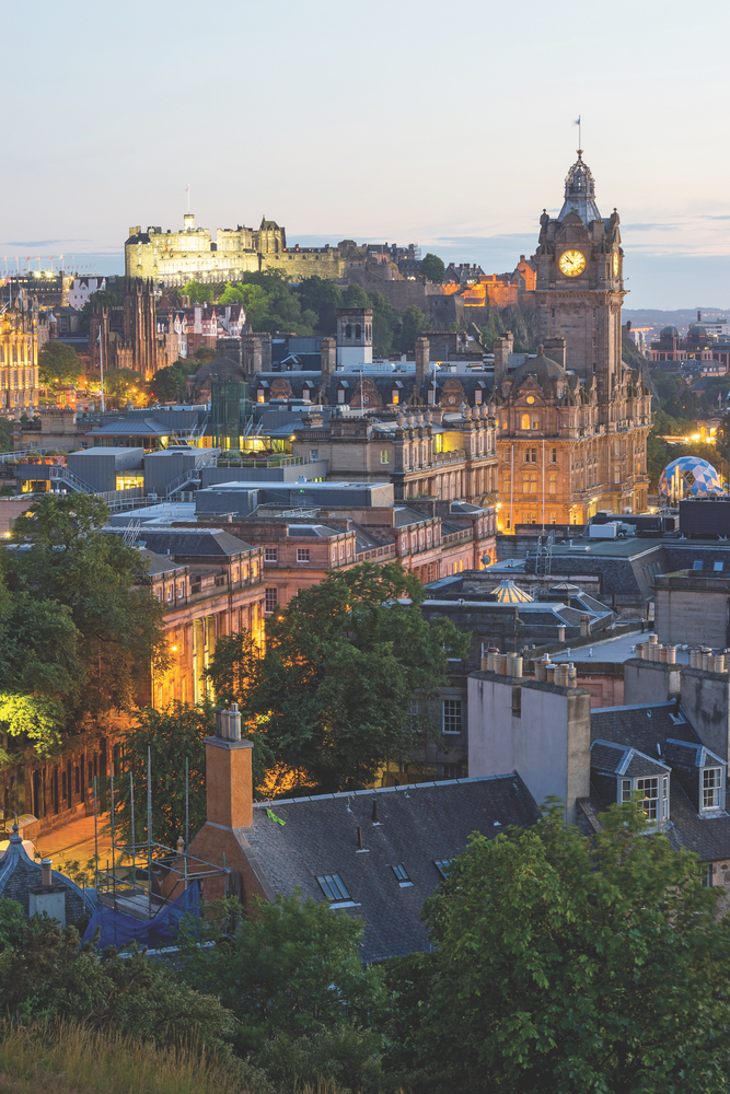 Edinburgh, Scotland boasts magnificent castles, sweeping landscapes, and bewitching cathedrals. Edinburgh Castle Old Town Skylines of the World
