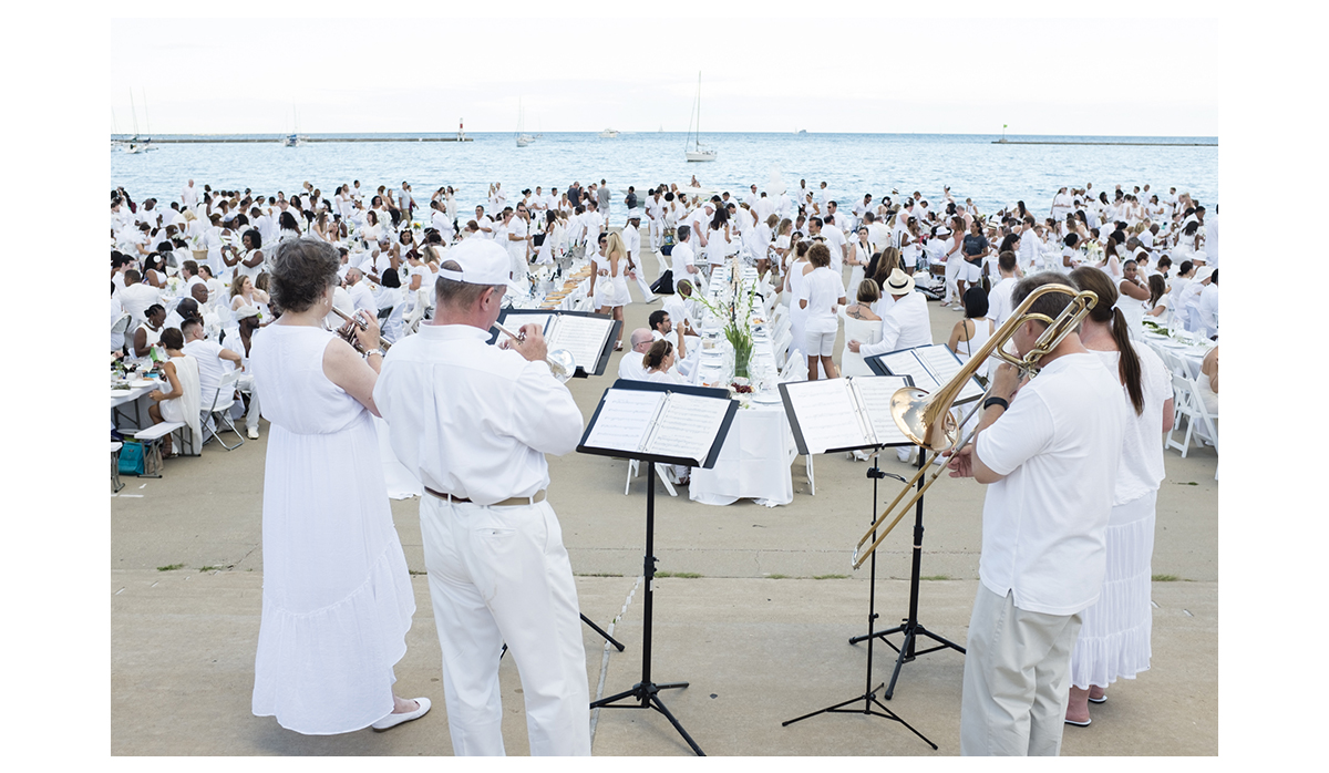 Diner en Blanc Chicago 2016 with Lake Michigan View