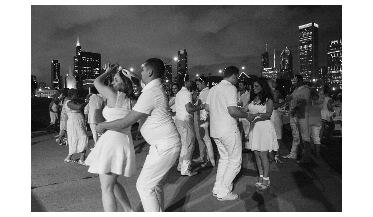 Dressed in White and Dancing at Diner en Blanc Chicago 2016 