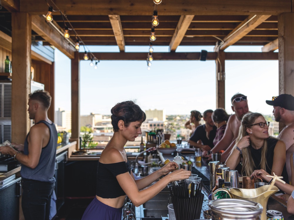 Alto is Ace Hotel’s exclusive rooftop bar, serving up cool drinks and fresh bites from the five-star chefs at Josephine Estelle downstairs.