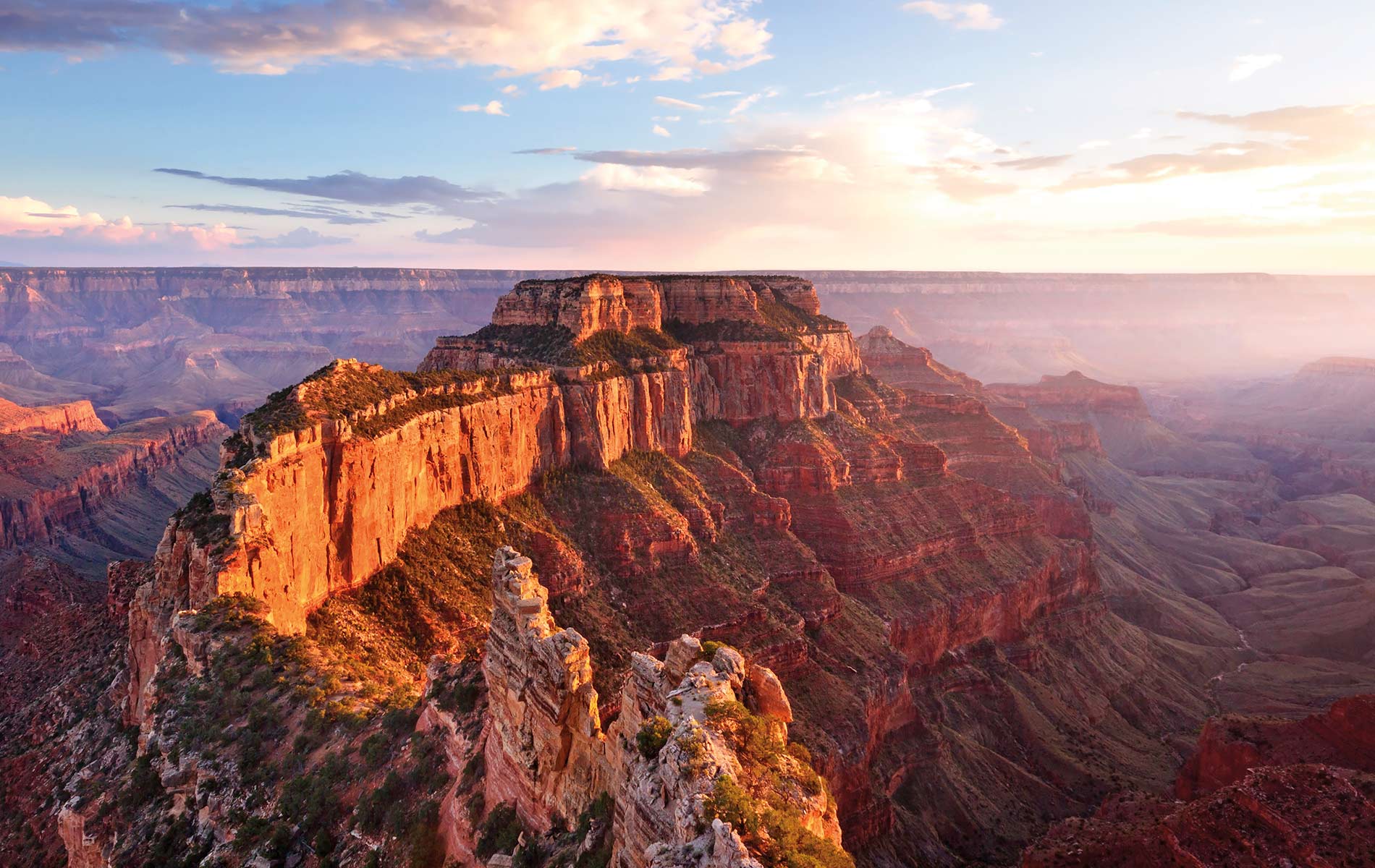 A beautiful Grand Canyon view from the Cape Royal Amphitheater during sunrise