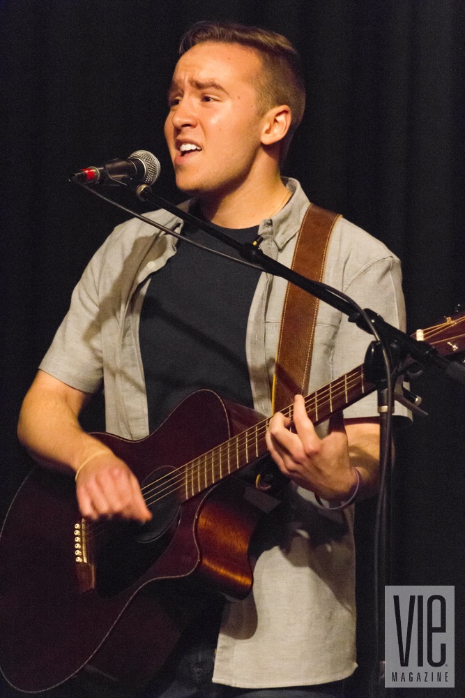 Mac Porter performing at VIE Magazine's "Stories with Heart and Soul" tour at the Listening Room Cafe in Nashville, Tennessee