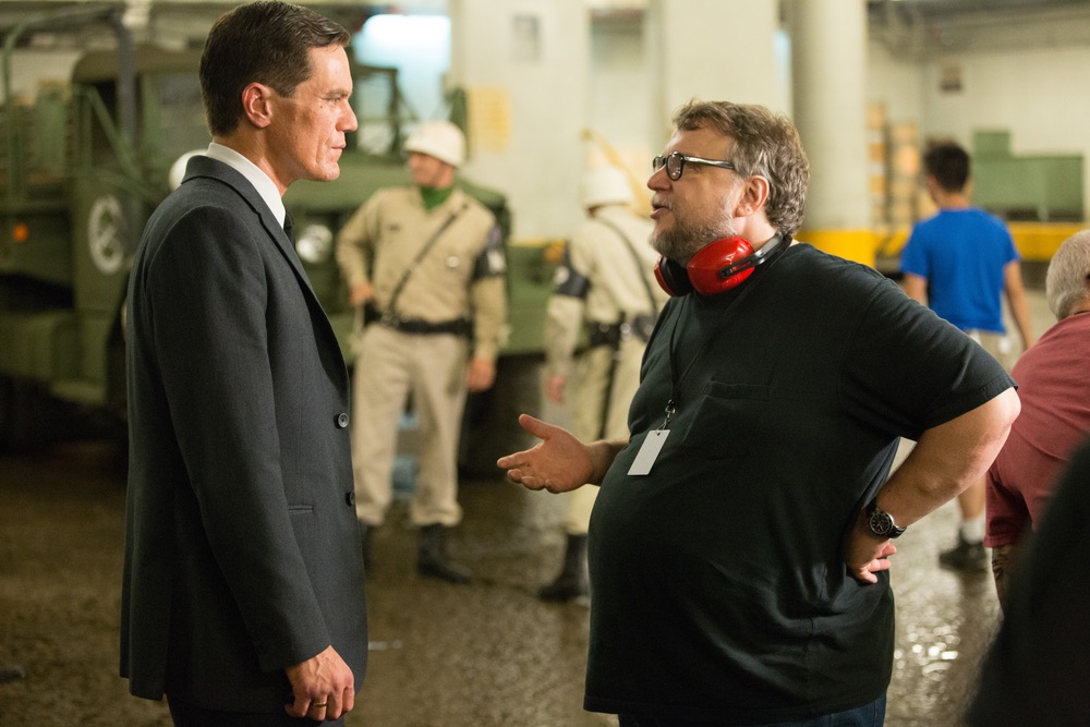 Michael Shannon and Director/Writer/Producer Guillermo del Toro on the set of THE SHAPE OF WATER. Photo Credit: Kerry Hayes; © 2017 Twentieth Century Fox Film Corporation