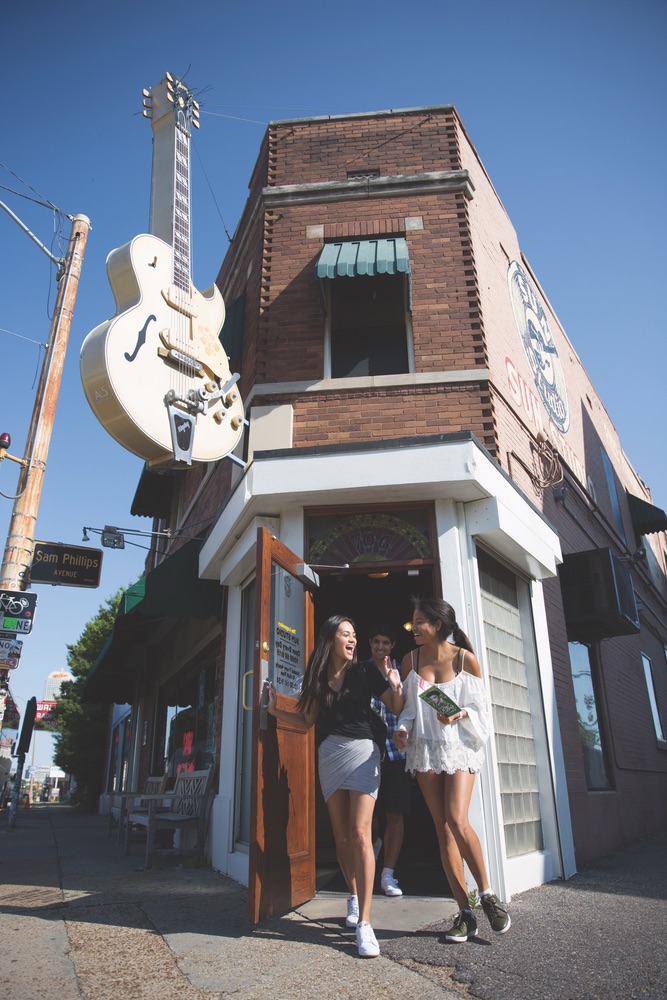 Take a stroll to Sun Records. VIE Magazine 2018