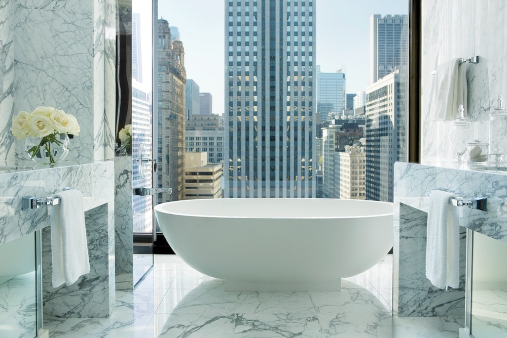 Floor-to-ceiling windows in guest rooms and suites showcases the wonders of the city’s skyline and the Chicago River. The buildings from 860–880 Lake Shore Drive represent some of the iconic structures designed by Mies.