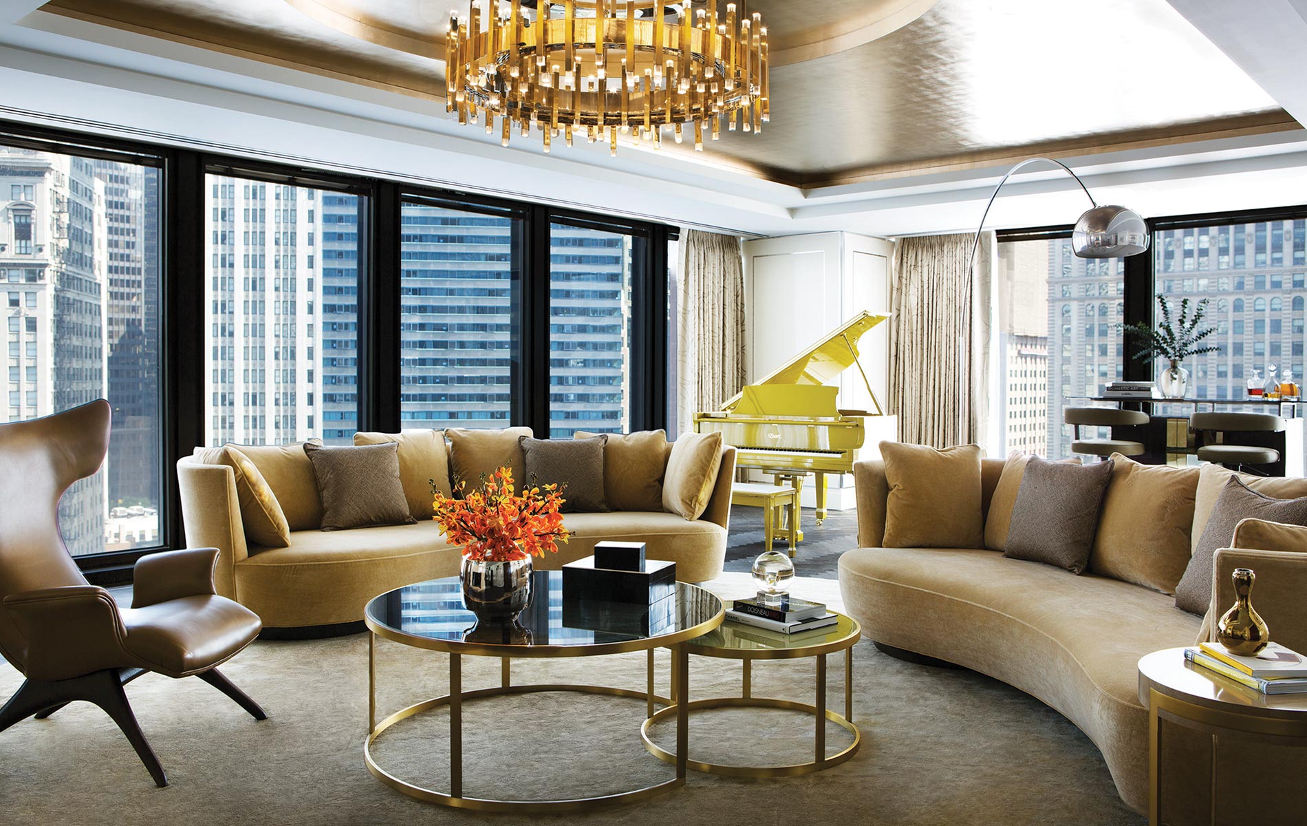 Luxury continues in every guest room, suite, dining space, and common area of the hotel, balancing Mies’s impeccable design and the Langham’s reputation for decadence.