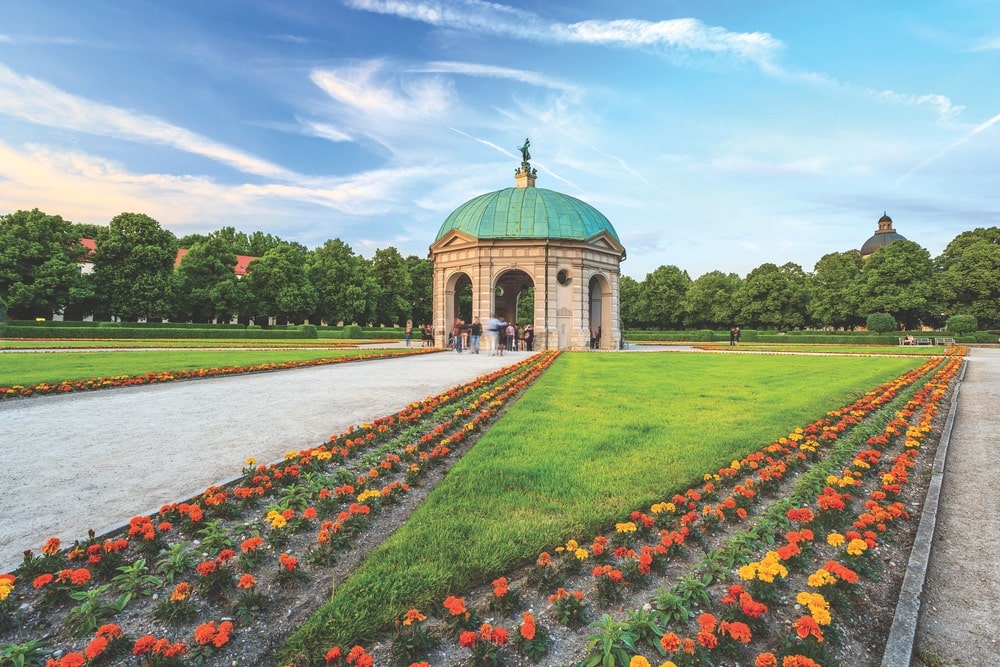 On the grounds of the Bavarian State Chancellery, take a stroll through the Hofgarten (Court Garden). The Italian Renaissance-style courtyard surrounds the Temple of Diana.