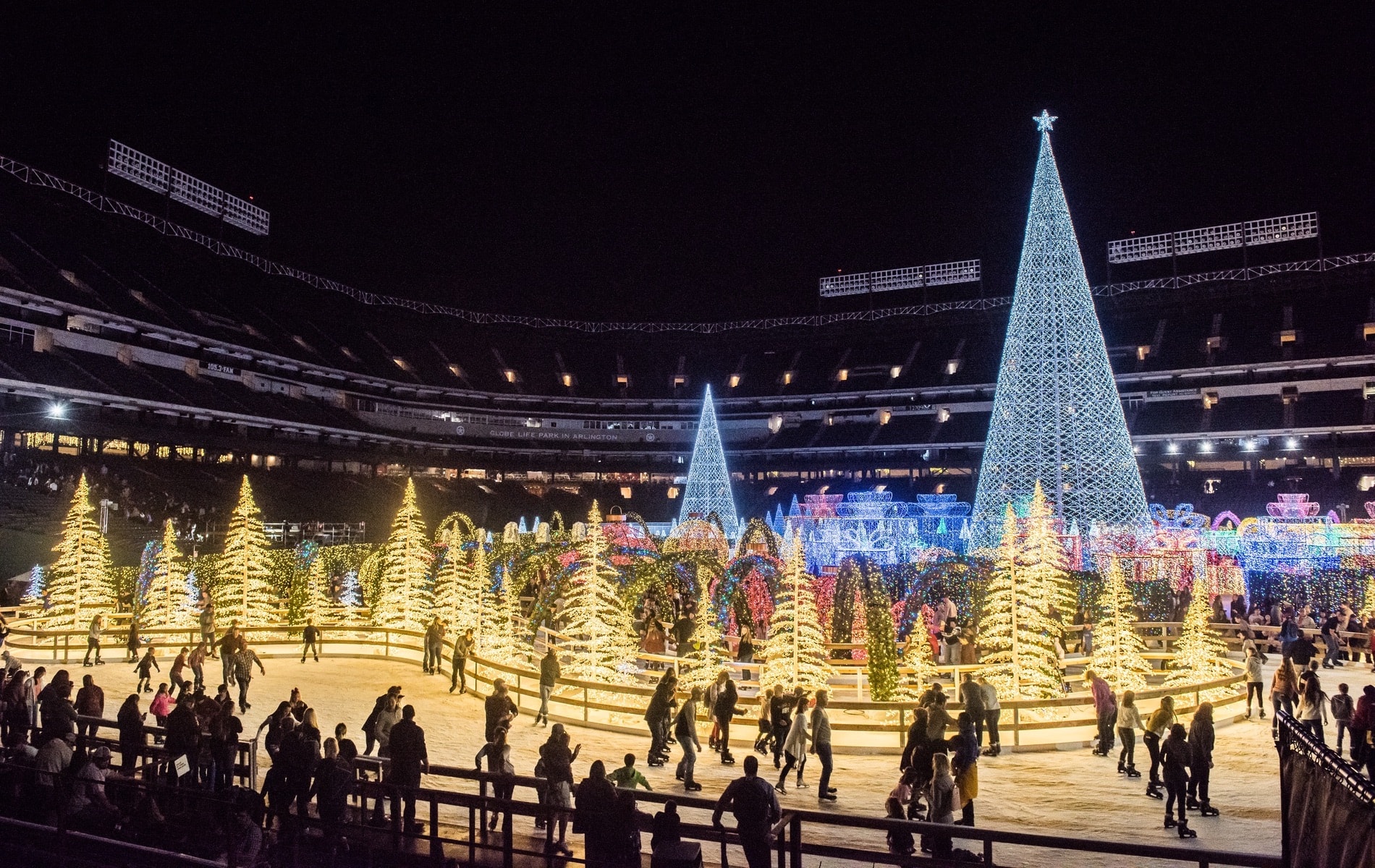 The World’s Largest Christmas Light Maze