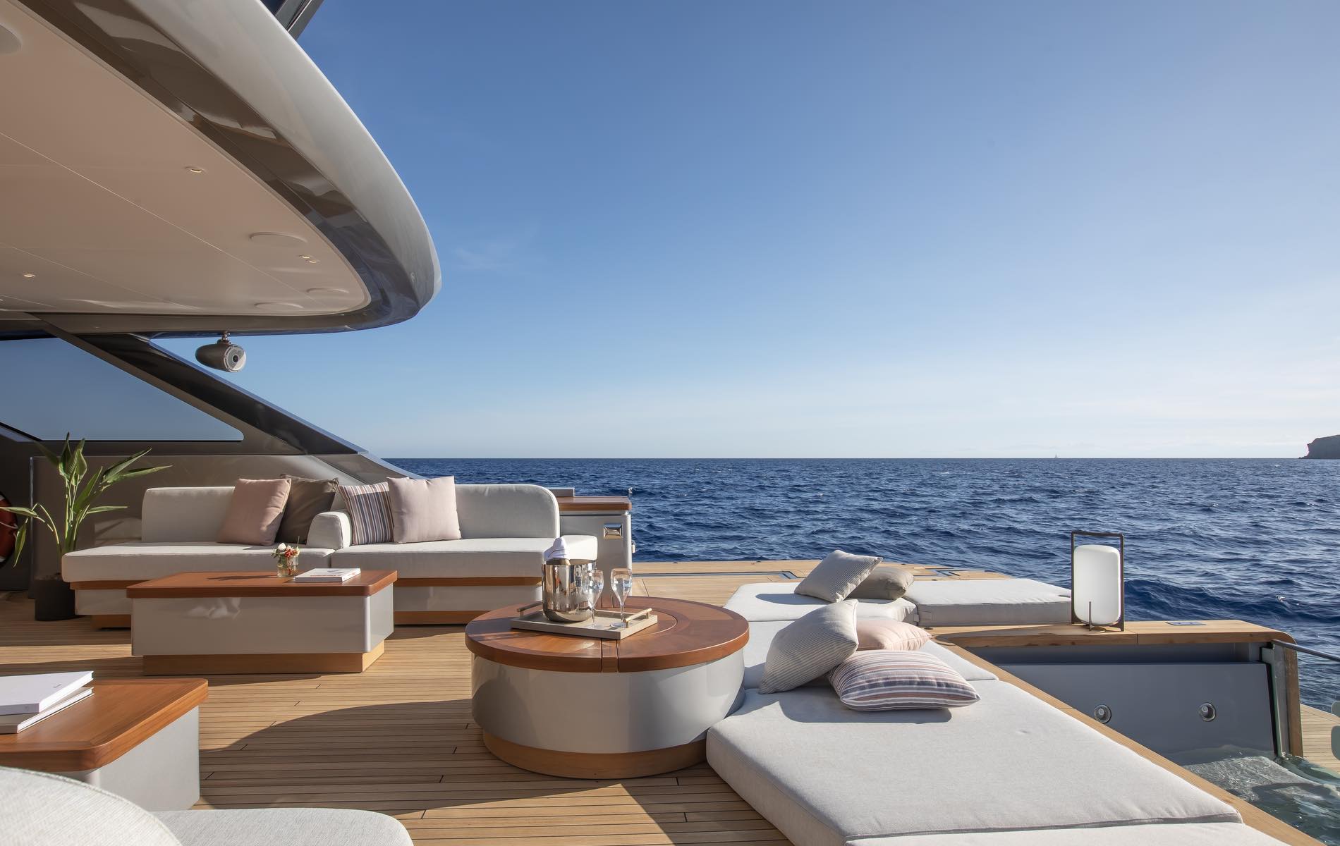 benetti yacht deck