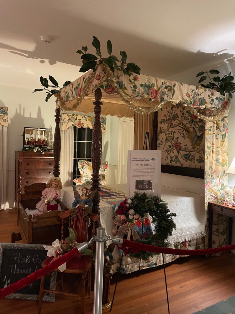 wesley house, christmas decor, eden garden state park