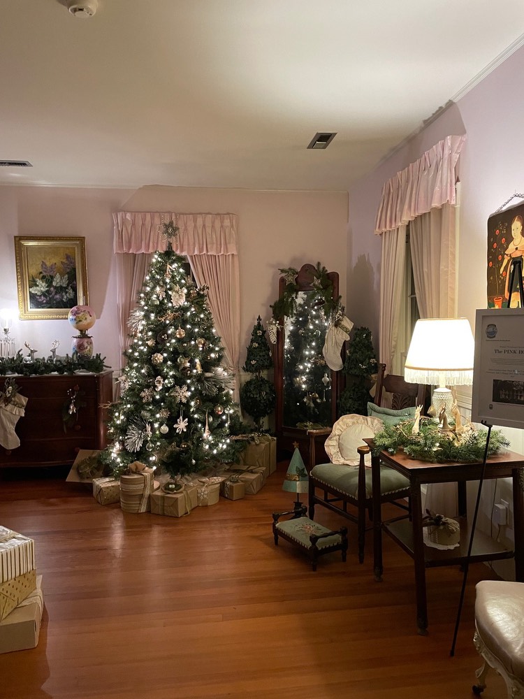 wesley house, christmas decor, eden garden state park