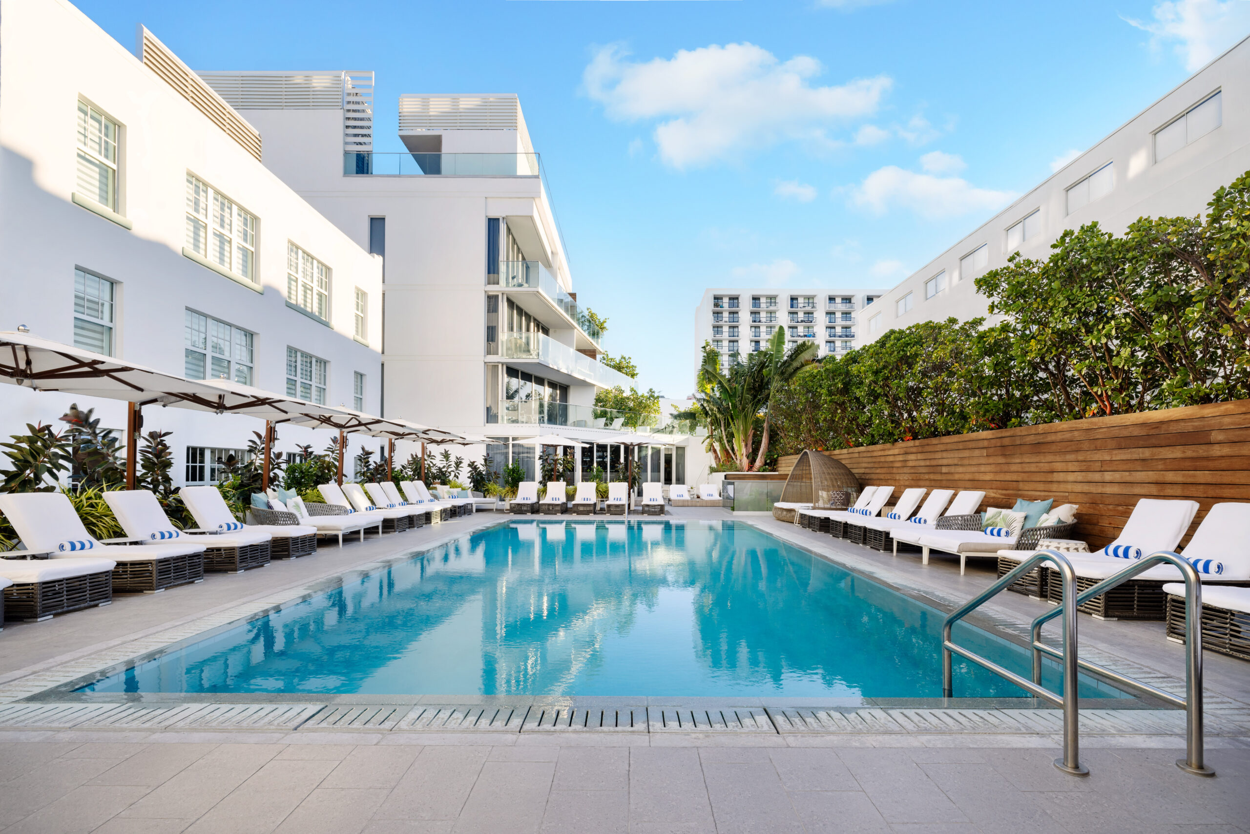 Hotels, Hotel Pools