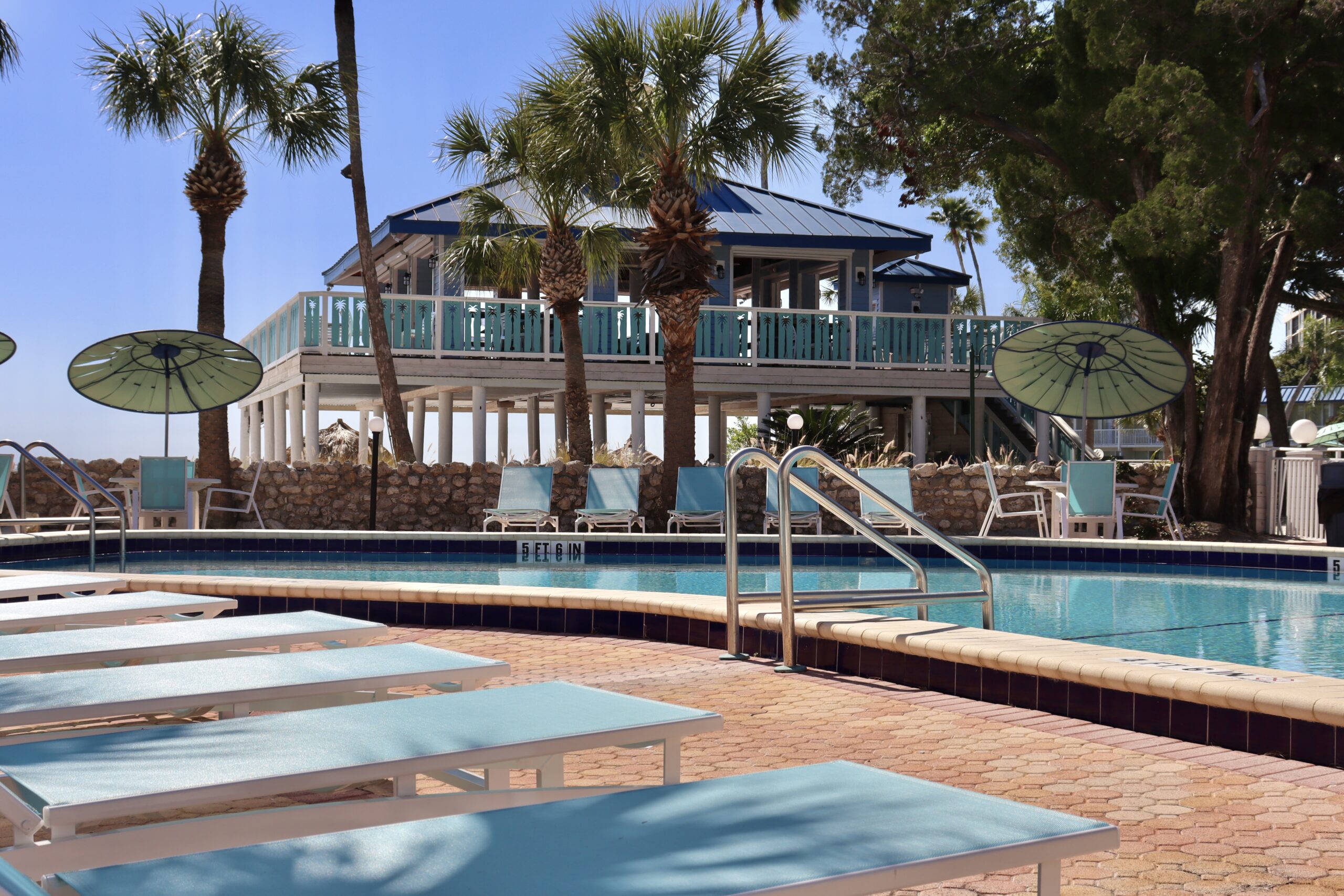 Hotels, Hotel pools