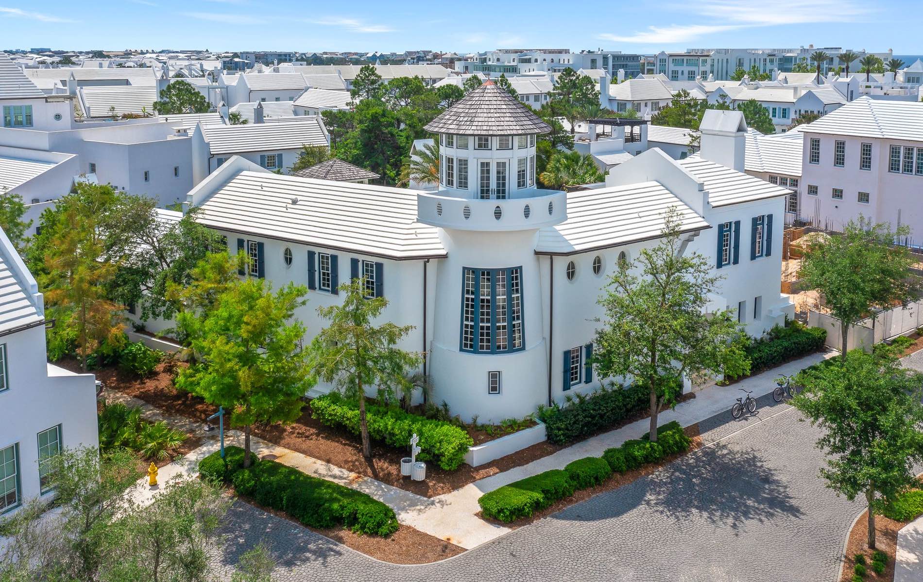 vie-magazine-special-real-estate-dept-HERO